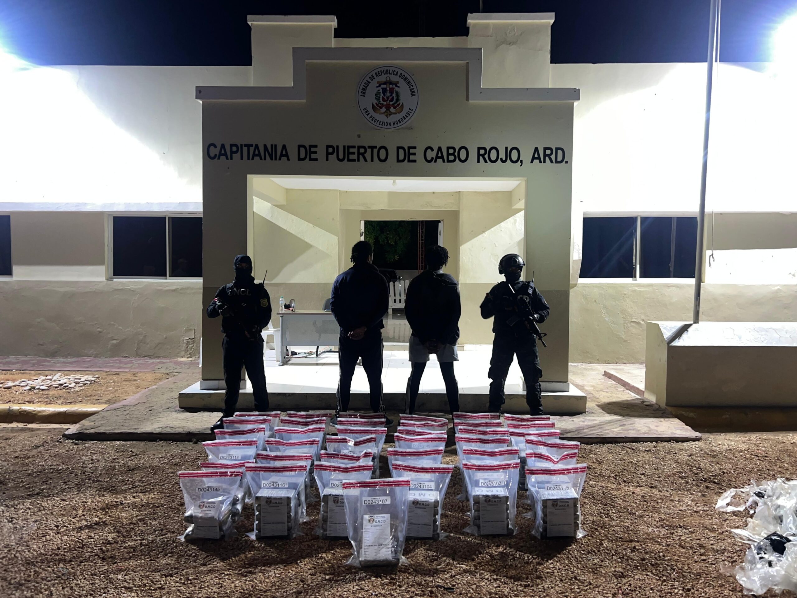 Incautan 171 paquetes de cocaína en Pedernales