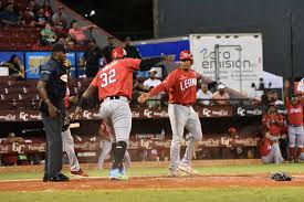 El Escogido y los Gigantes dividieron honores en la jornada del miércoles en el béisbol invernal dominicano