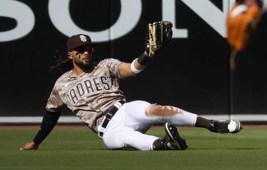 Fernando Tatis Jr, ganó el premio Guante de Oro como jardinero derecho en la Liga Nacional