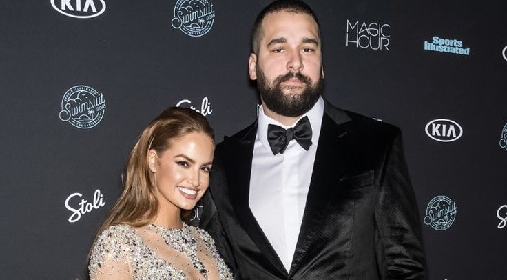 Influencer revela en transmisión en vivo la razón íntima detrás de su divorcio con exjugador de la NFL