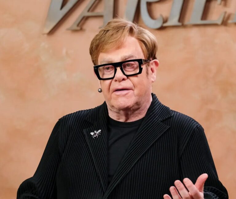 Elton John mantiene la esperanza tras perder la vista de un ojo