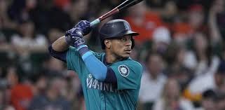 Jorge Polanco rechazó una oferta de US$6 millones que le hizo el equipo de Seattle para el 2026 y se declaró agente libre