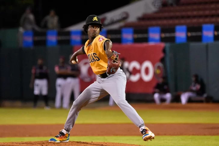 Las Águilas Cibaeñas derrotaron a los Gigantes del Cibao y suman 21 en el Torneo de Béisbol Invernal