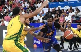 San Carlos derrotó al conjunto de Mauricio Báez y toma la delantera en la final del basket distrital