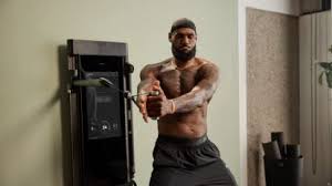 LeBron James continua entrenando de manera particular en busca de recuperarse para entrar a Juego
