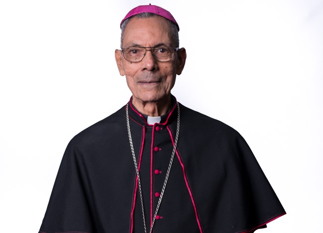 Oraciones por Mons. Felipe Núñez: Su estado es delicado