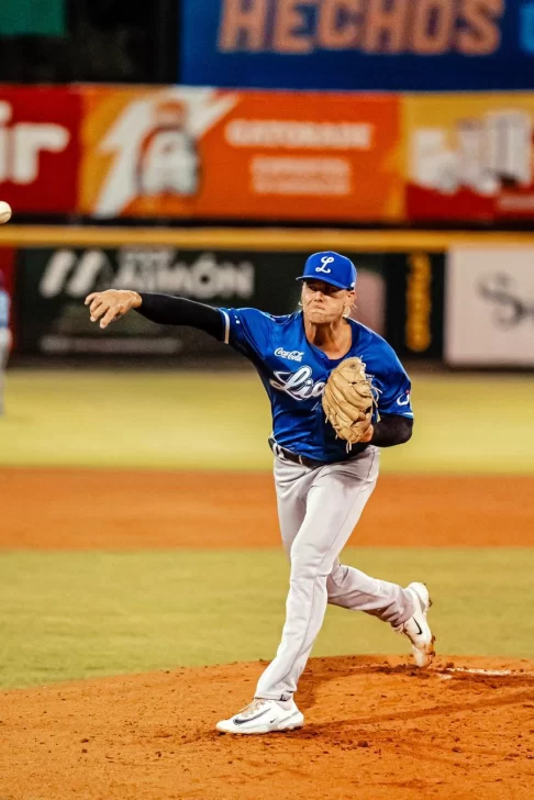 Los Tigres del Licey blanquearon a los Gigantes del Cibao para su tercera victoria en forma seguida