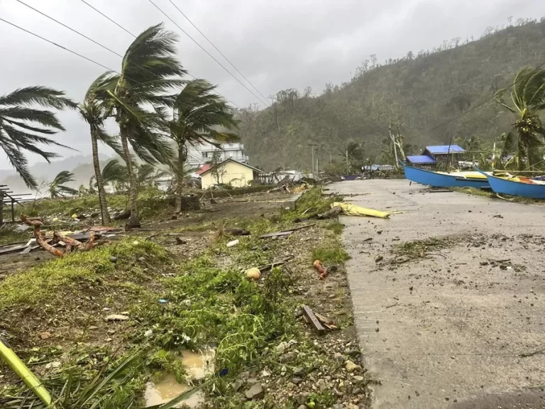 Alerta en Taiwán ante la llegada de tifón Fung-wong