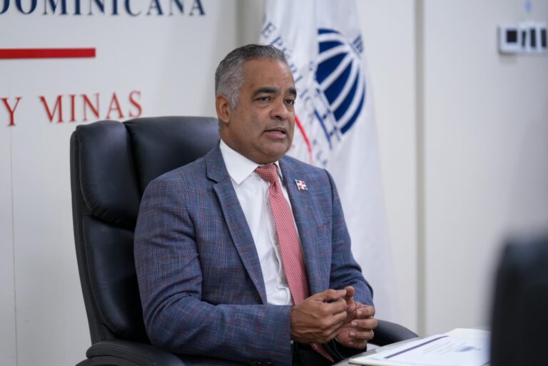 Santos desmiente rumores sobre informe del apagón eléctrico