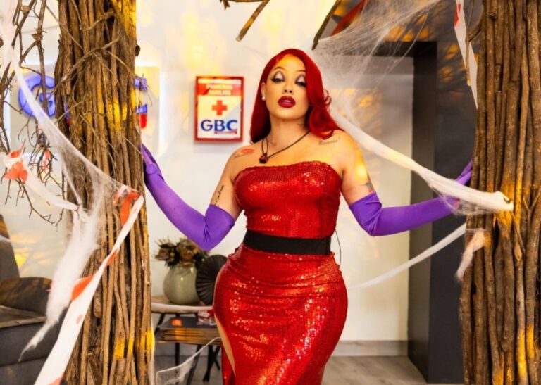 La Insuperable lo da todo "y un poco más" durante la noche de Halloween en La Casa de Alofoke 2