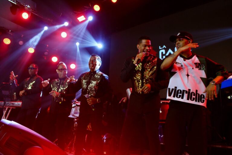 Jandy Ventura El Legado del Caballo lleva el ritmo navideño a la Casa de Alofoke 2