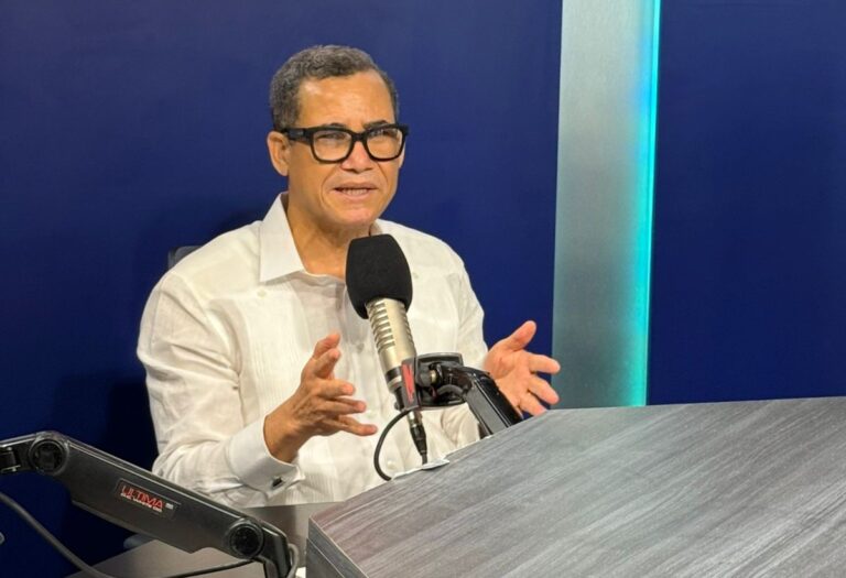 Gobierno de RD logra 44 aumentos salariales históricos