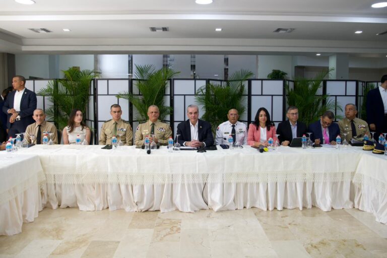 Policía cumplirá sentencia del TC que legaliza relaciones entre personas del mismo sexo dentro de sus filas, afirma el director