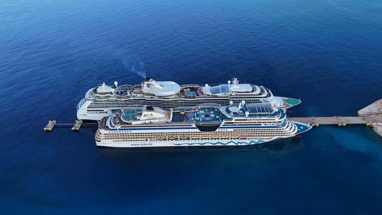 Presidente Abinader celebra llegada histórica de dos cruceros con 4,679 pasajeros a Pedernales