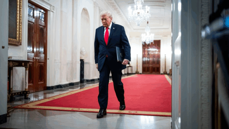 Diarios norteamericanos refieren información sobre relación de pedófilo con presidente Trump