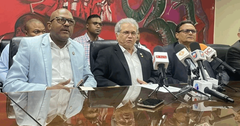 Luis Peña Núñez se declara ganador de las elecciones del Colegio Médico Dominicano