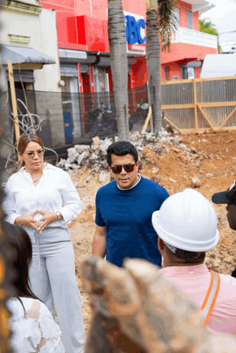 David Collado supervisa obras que ejecuta Turismo en Higüey