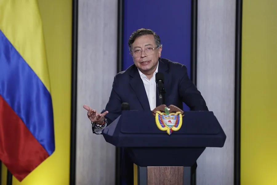 Defensora del Pueblo exige a Petro frenar bombardeos tras muerte de menores