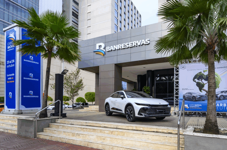 ExpoMóvil Banreservas 2025 capta gran interés de clientes a nivel nacional