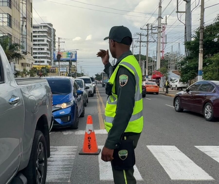 Continúan restricciones viales y rutas alternas en el Distrito Nacional por la segunda noche del concierto de Bad Bunny
