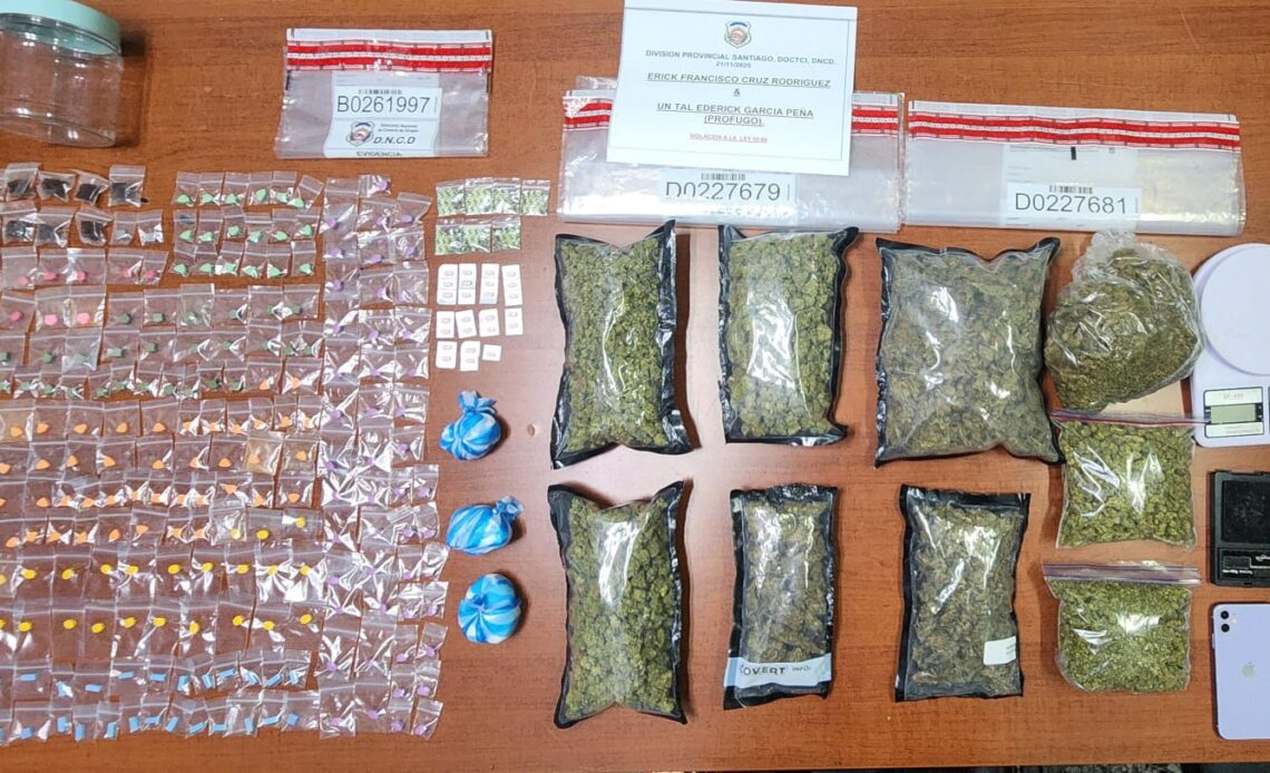DNCD incauta drogas y detiene a presunto distribuidor en operativo en Santiago