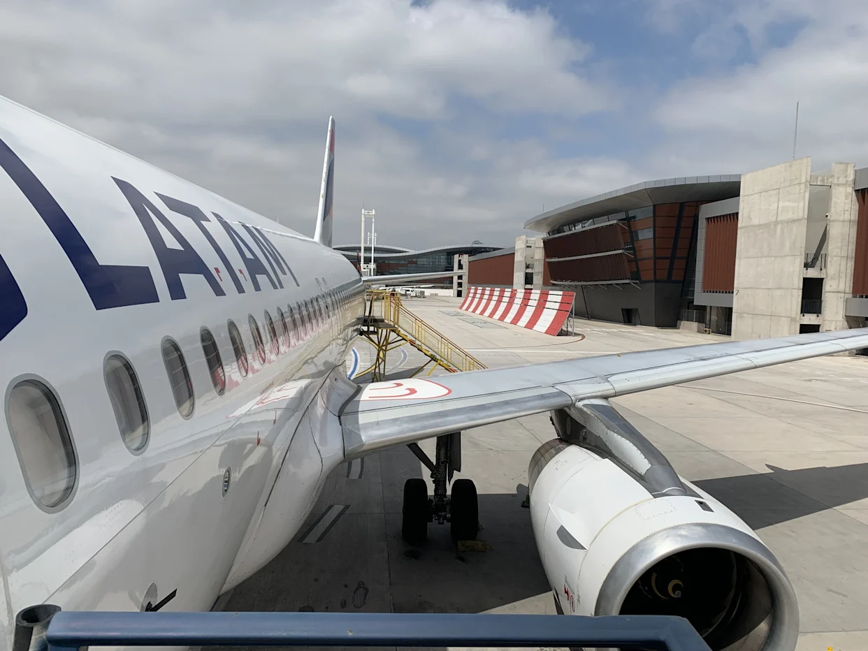 Alerta de EE.UU. paraliza vuelos y deja 1,500 viajeros afectados en Colombia