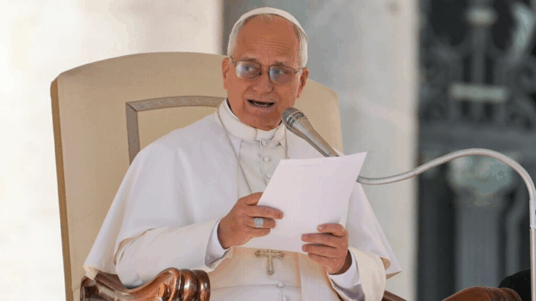 El Papa León XIV crItica a empresarios y comunicadores: "Los negocios (no) son los negocios"