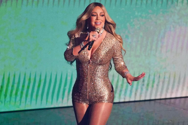 Mariah Carey da inicio a la Navidad y conquista las redes con su clásico “It’s Time”