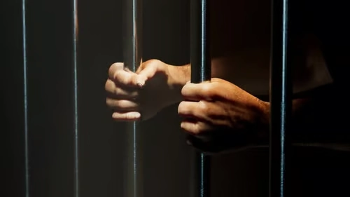 España extradita a un dominicano que hace 13 años intentó matar otro en San Juan