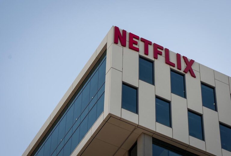 El sindicato de Hollywood pide que la fusión entre Netflix y Warner Bros traiga más empleo