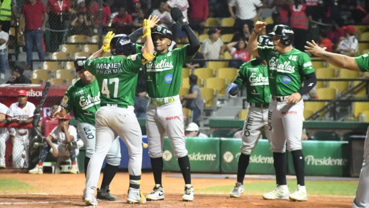 Las Estrellas Orientales con un gran slam de Enmanuel Valdez derrotaron a los Leones del Escogido