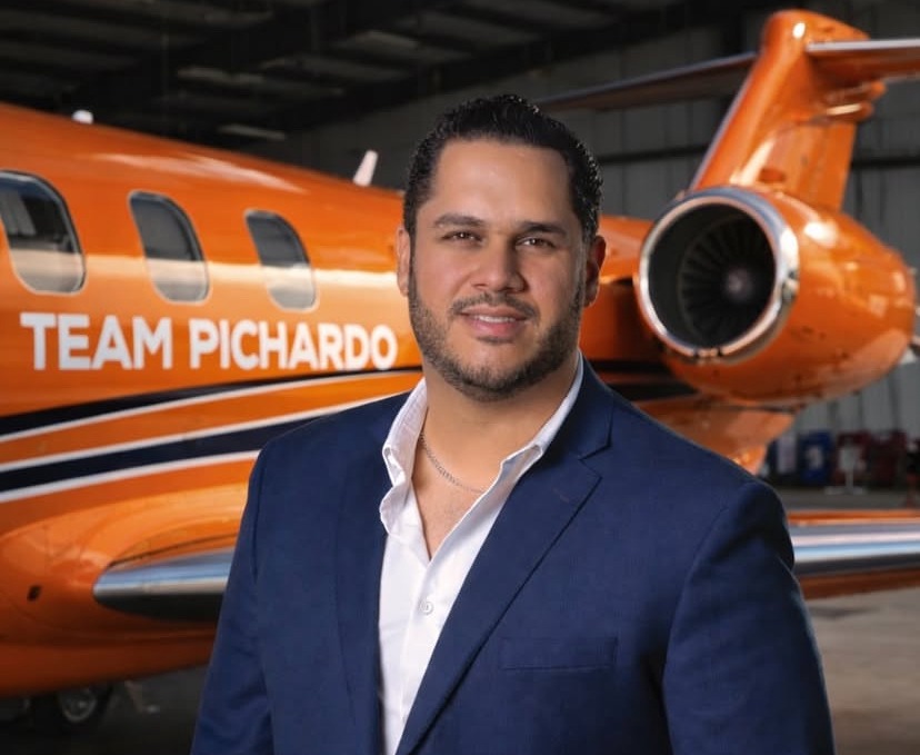 Pichardo bromea sobre avión privado de Yapoort: “Nadie nos va echar vaina”