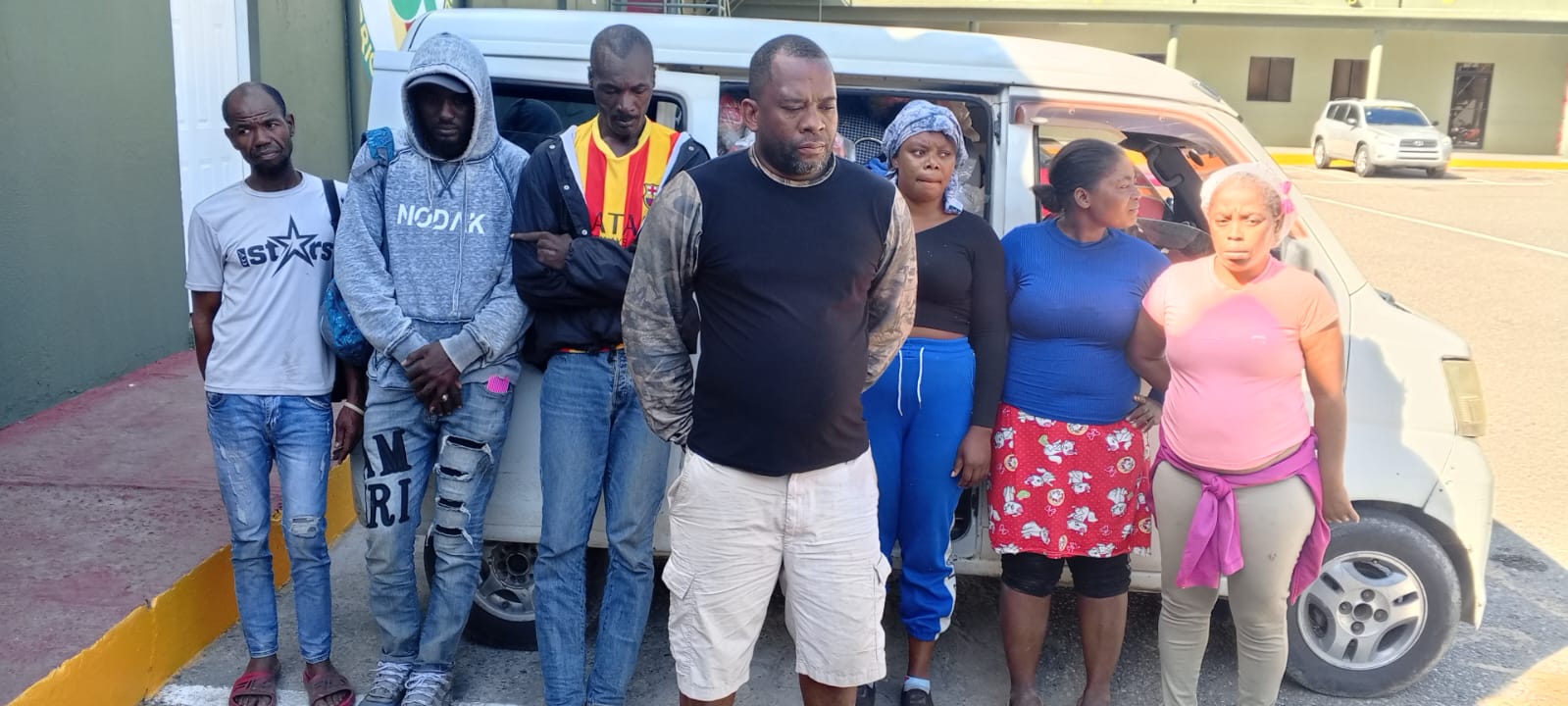 ErD detiene a dominicano con haitianos indocumentados