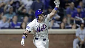Jeff McNeil fue cambiado a de los Mets de Nueva York a los Atléticos de Oakland por el lanzador Yordan Rodríguez
