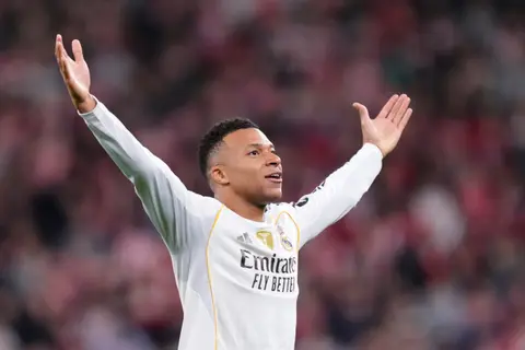 Kylian Mbappé marcó dos goles y lideró el triunfo 3-0 del Real Madrid sobre el Athletic Bilbao