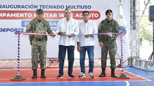 Luis Abinader, y el ministro de Deportes, Kelvin Cruz inauguraron la obra deportiva número 33 de la actual administración.