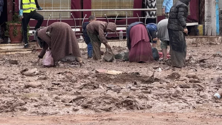 Al menos 37 muertos y 14 heridos