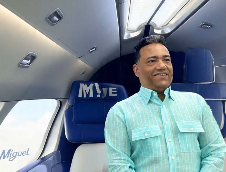 Miguel Céspedes reacciona con humor a publicaciones de Karen Yapoort