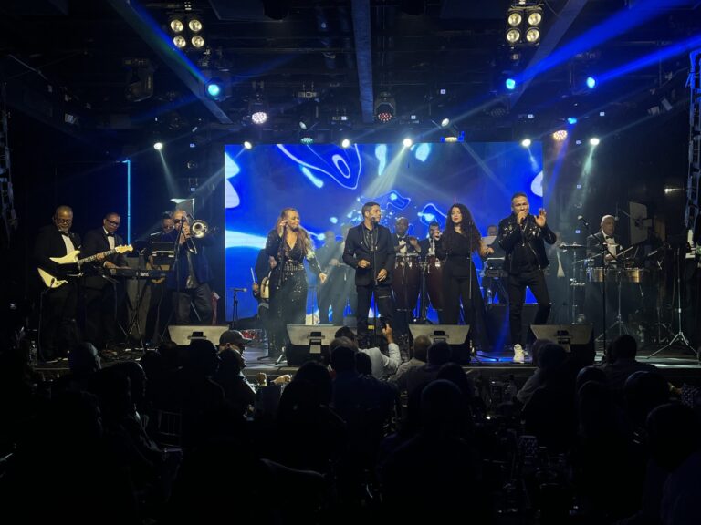 The New York Band renace con fuerza y enciende Hard Rock Café en su gran regreso