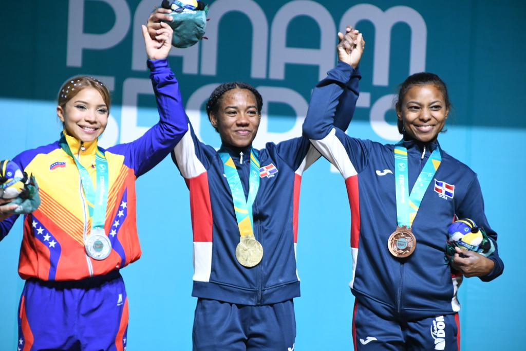 Pesistas dominicanos ganaron tres medallas de plata y una de bronce en el Campeonato Centroamericano y del Caribe de Pesas