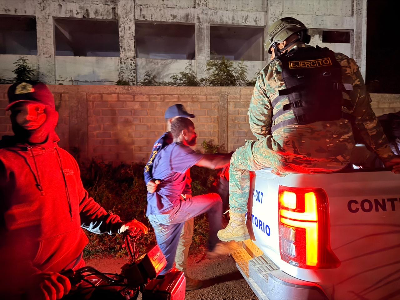 Detienen 827 extranjeros en operativo migratorio en RD