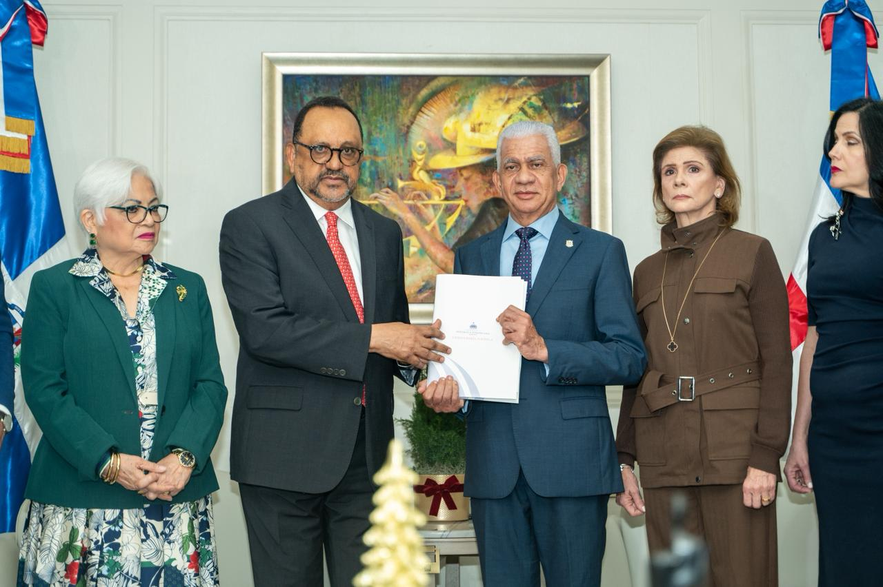 Senado de la República recibe del Poder Ejecutivo Anteproyecto de Ley Orgánica de la Policía Nacional