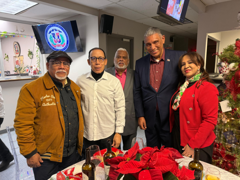 Consulado Dominicano en Nueva York celebra fiesta navideña de empleados y reconoce su labor durante el año