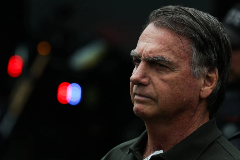 Comisión del Senado brasileño aprueba el proyecto que busca reducir la pena de Bolsonaro