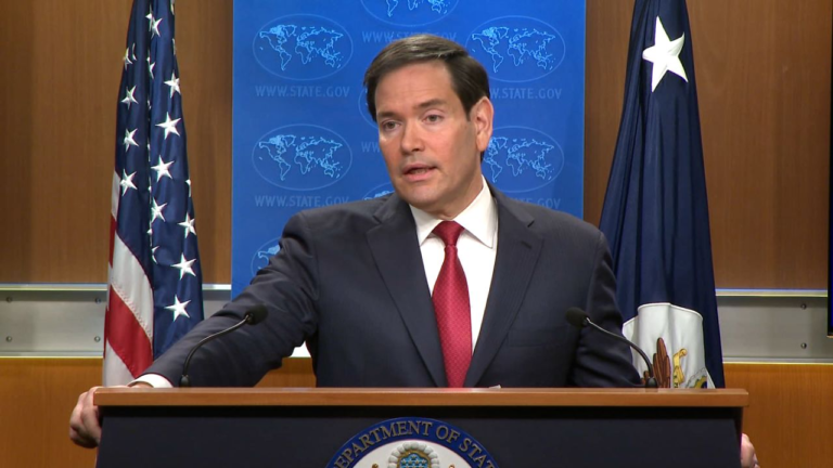 Marco Rubio evita decir si EE.UU. busca derrocar a Maduro mientras Trump no descarta guerra