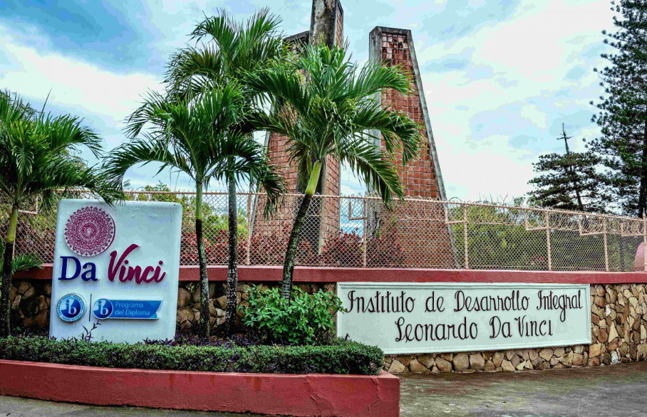 Colegio Leonardo Da Vinci se reúne con padres de estudiantes por caso Stephora Joseph