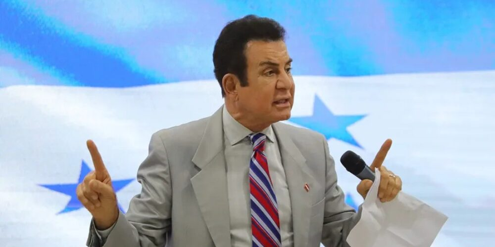 Salvador Nasralla insiste en que el Partido Liberal “va ganando” las elecciones en Honduras