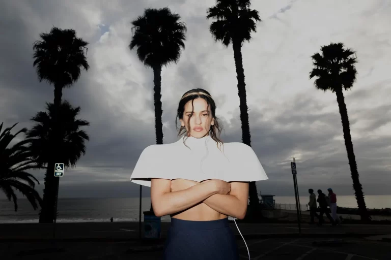 El diario británico The Guardian considera a 'Lux', de Rosalía, el mejor álbum de 2025