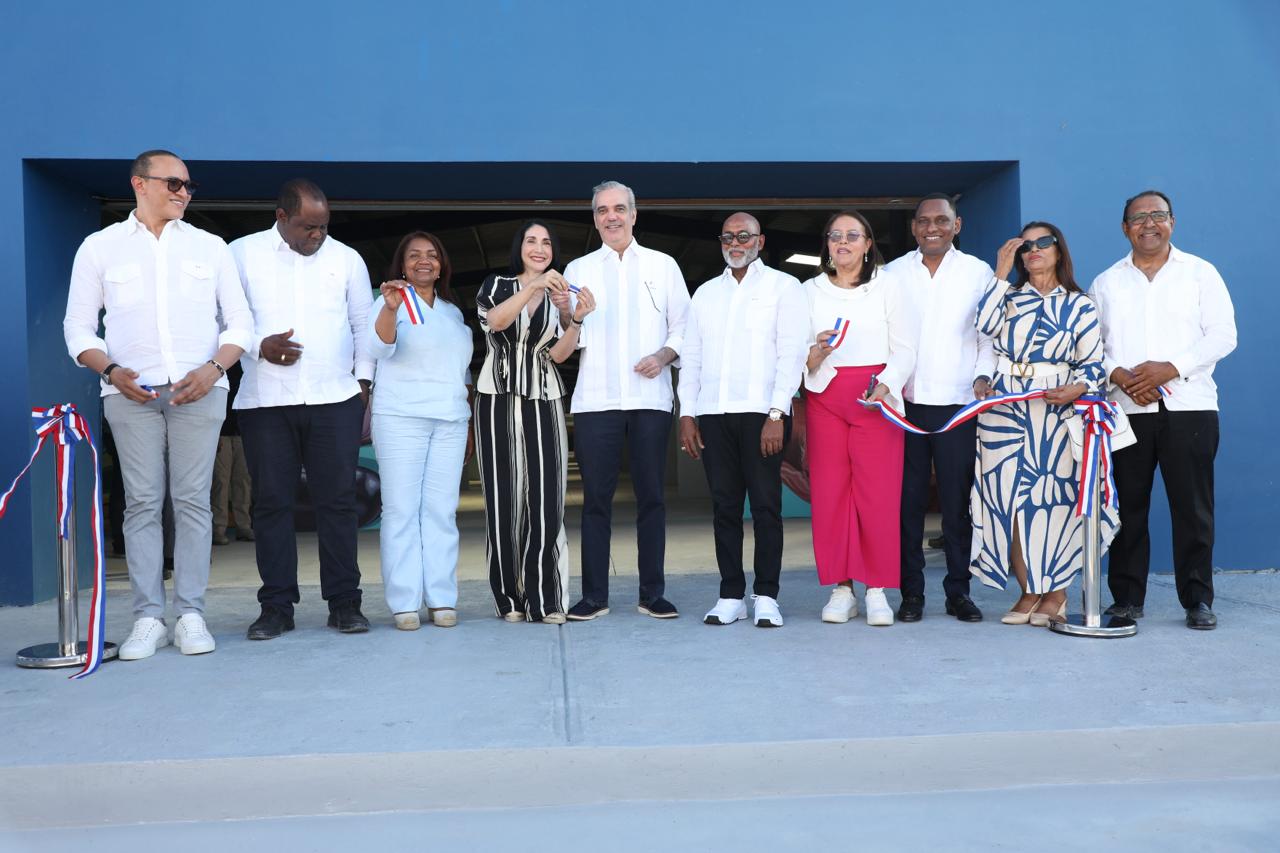 Presidente Abinader inaugura moderno Mercado Municipal en Las Matas de Farfán para dinamizar la economía local