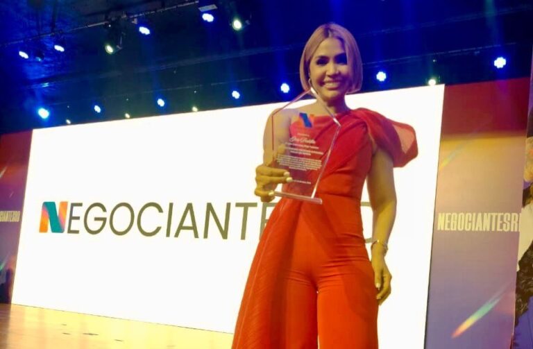 Grey Padilla recibe reconocimiento por su trayectoria empresarial en “Negociantes RD 2026”